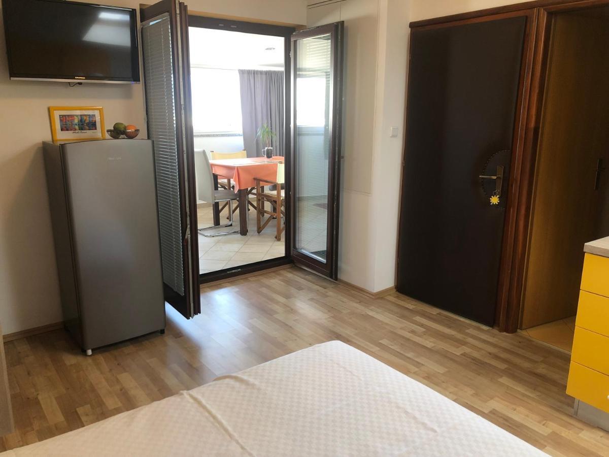 Studio Neven With Sea View Baška Kültér fotó